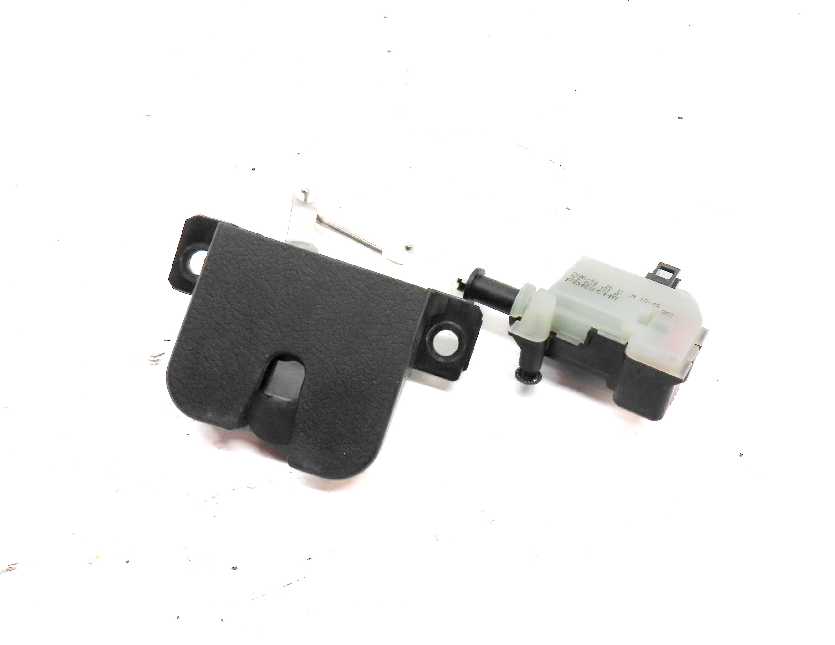 2010 PORSCHE CAYENNE (957) REAR TRUNK TAILGATE HATCH LID LOCK LATCH ACTUATOR — exact item pictured